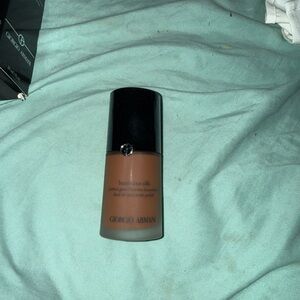Giorgio Armani Luminous Silk Foundation in … Color: 14 - very deep, olive